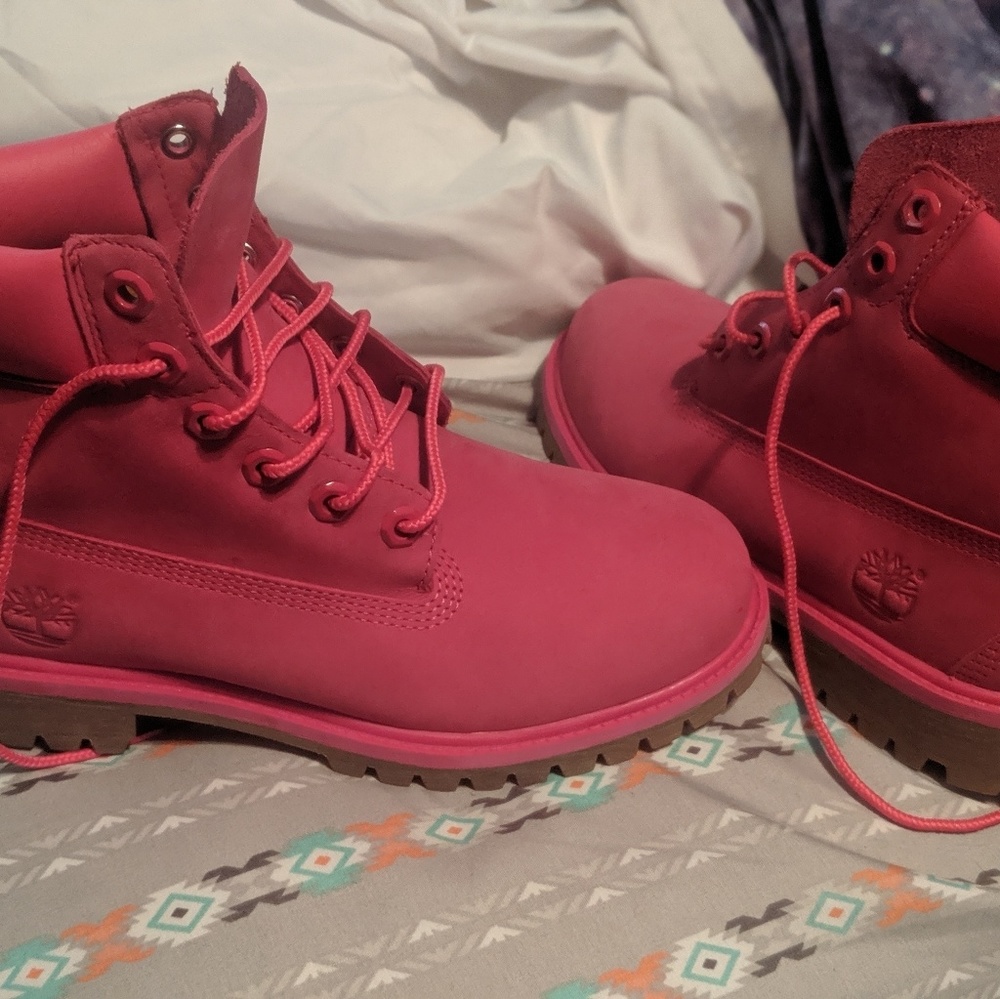 Hot pink Timberland's brand new never worn